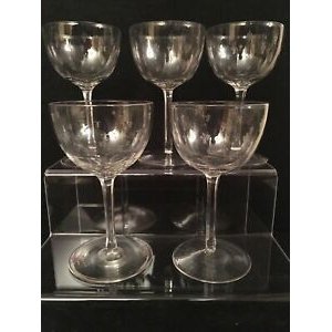 Style hexagonal glass with etched wine glass