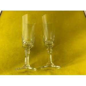 Champagne glasses daily cup