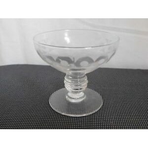 Bowl of champagne glass engraved art deco